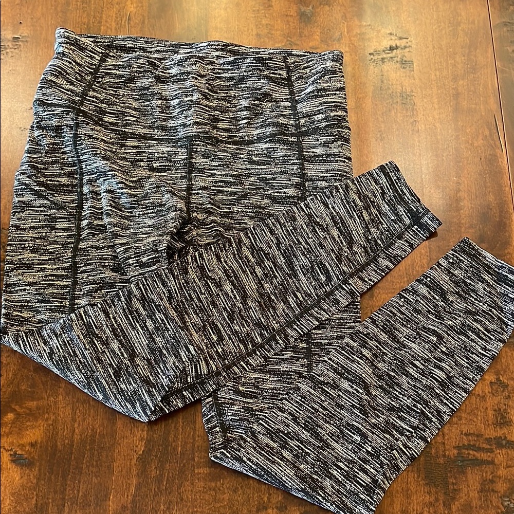 CRZ YOGA Black and Gray Leggings